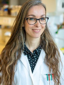 Dr. Marjon de Vos
